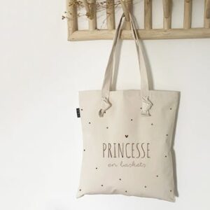 Tote bag "princesse en baskets"