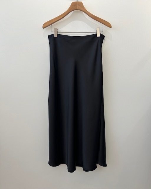 Jupe midi taille haute effet satin – Image 3