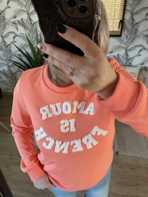 Sweat AMOUR IS FRENCH – Image 3