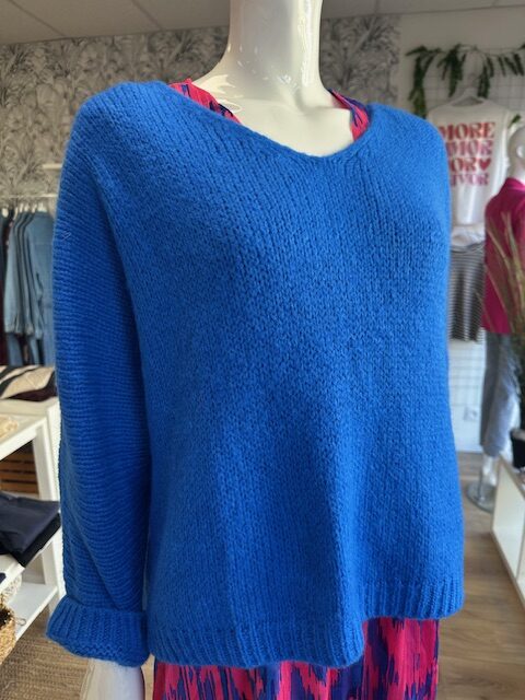 Pull bleu femme col v – Image 2